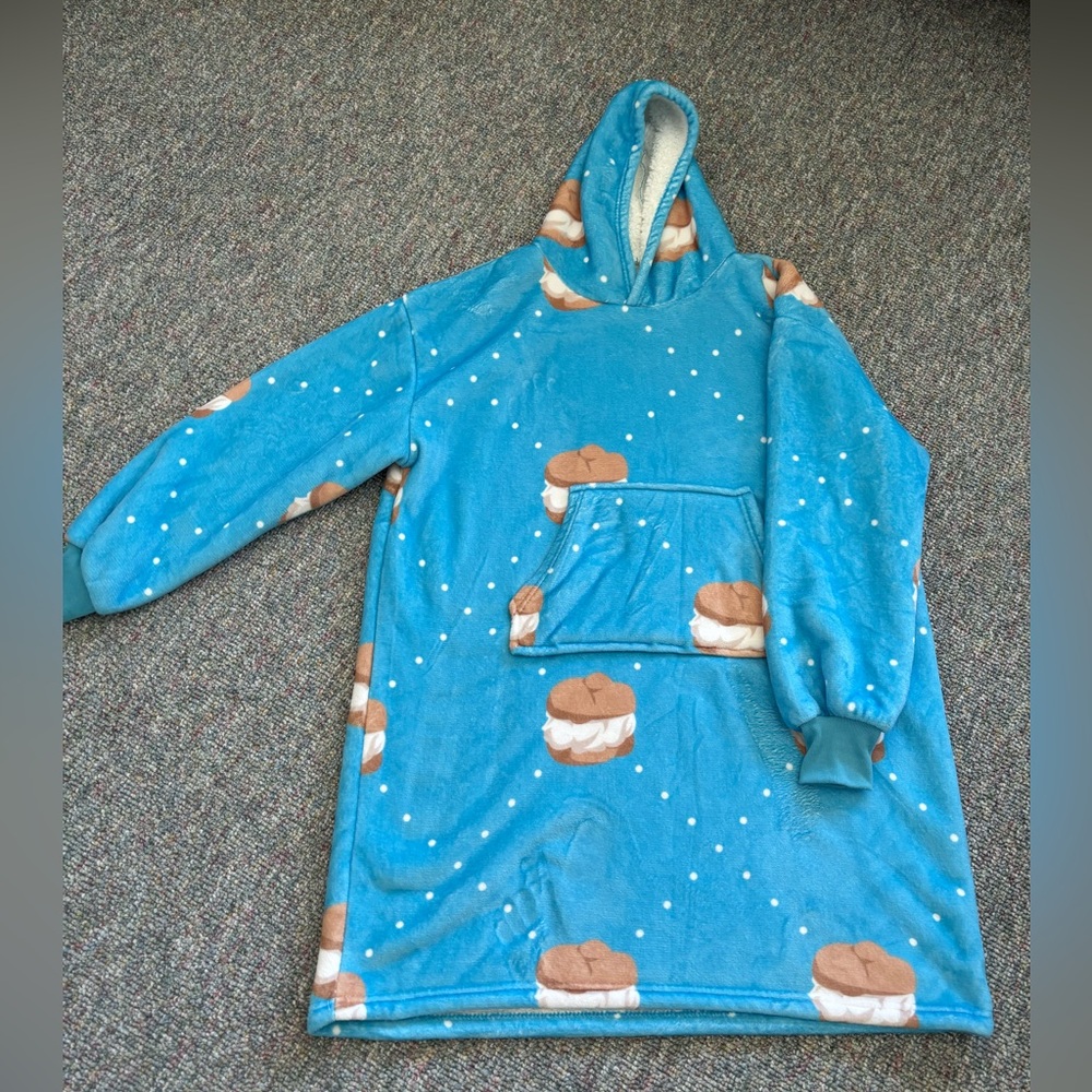 Oversized Wearable Hoodie Blanket Blue Cream Puff Wisconsin State Fair Design